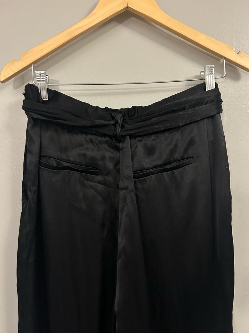Anthropologie Ettitwa Black Satin Tie-Waist Tapered Pants Size 8 - Picture 5 of 10